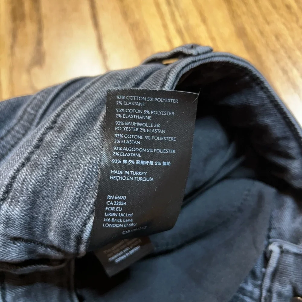 Free People‎ We the Free Black Women's 26 (24X30) Raw Hem Skinny Jeans